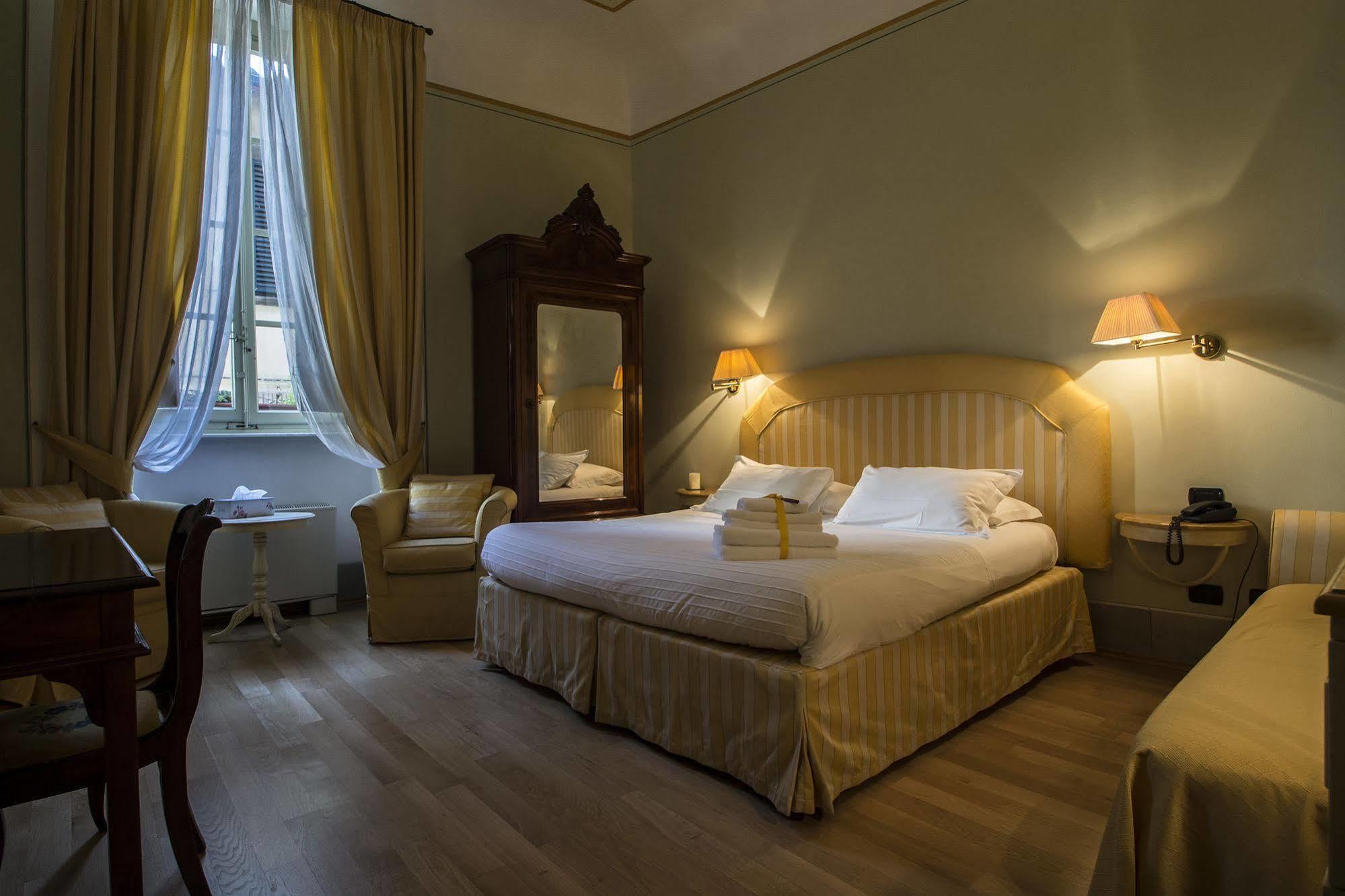 A Palazzo Busdraghi Residenza D'Epoca Bed & Breakfast Lucca Ngoại thất bức ảnh