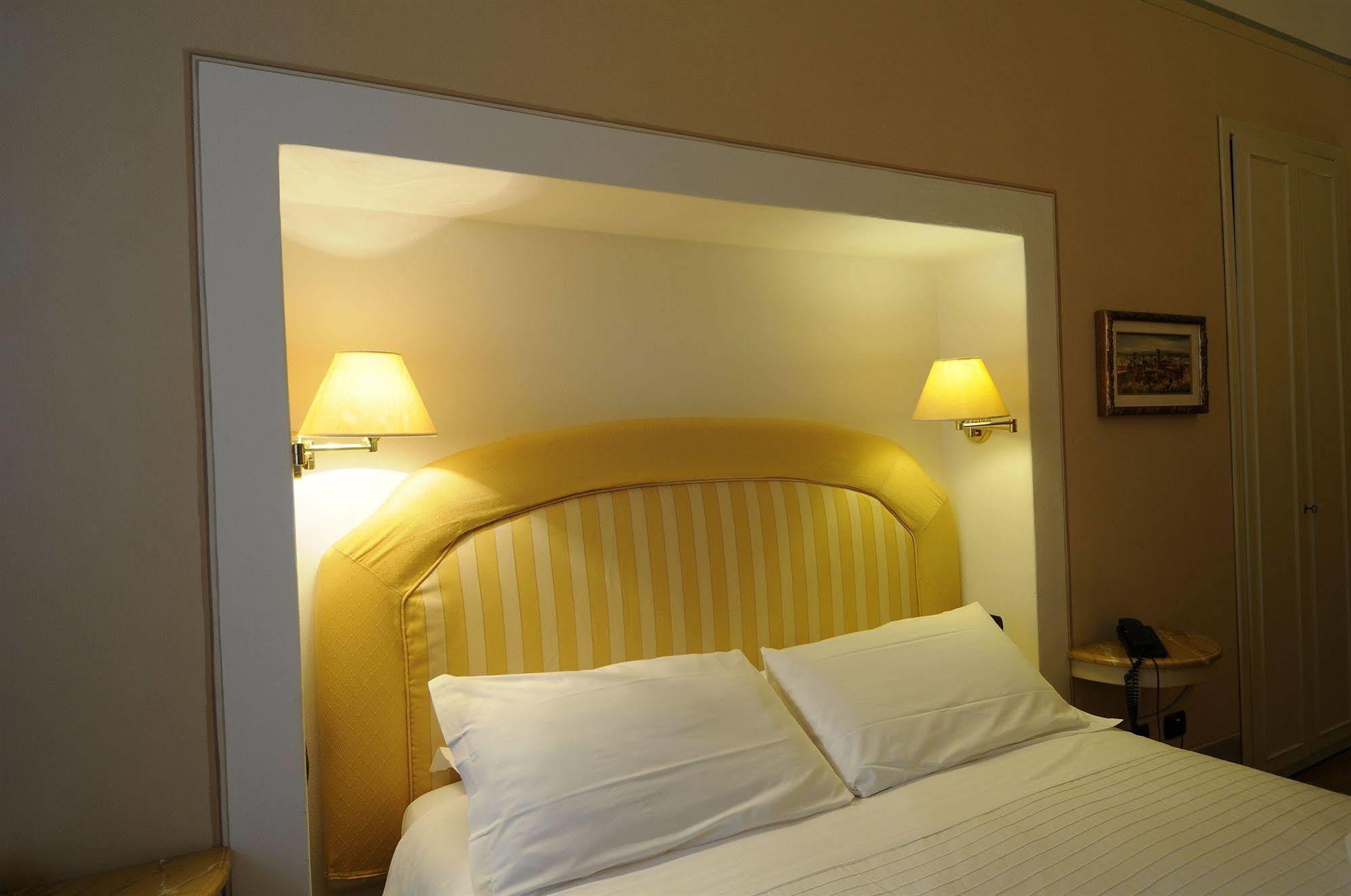 A Palazzo Busdraghi Residenza D'Epoca Bed & Breakfast Lucca Ngoại thất bức ảnh